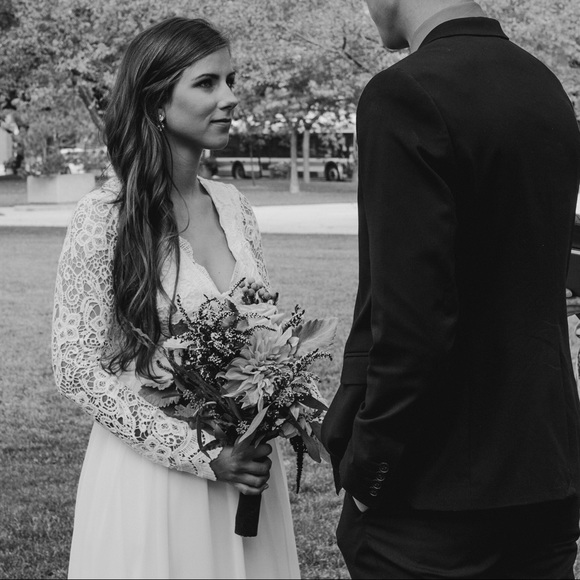 Lulu’s white lace dress - Picture 8 of 8